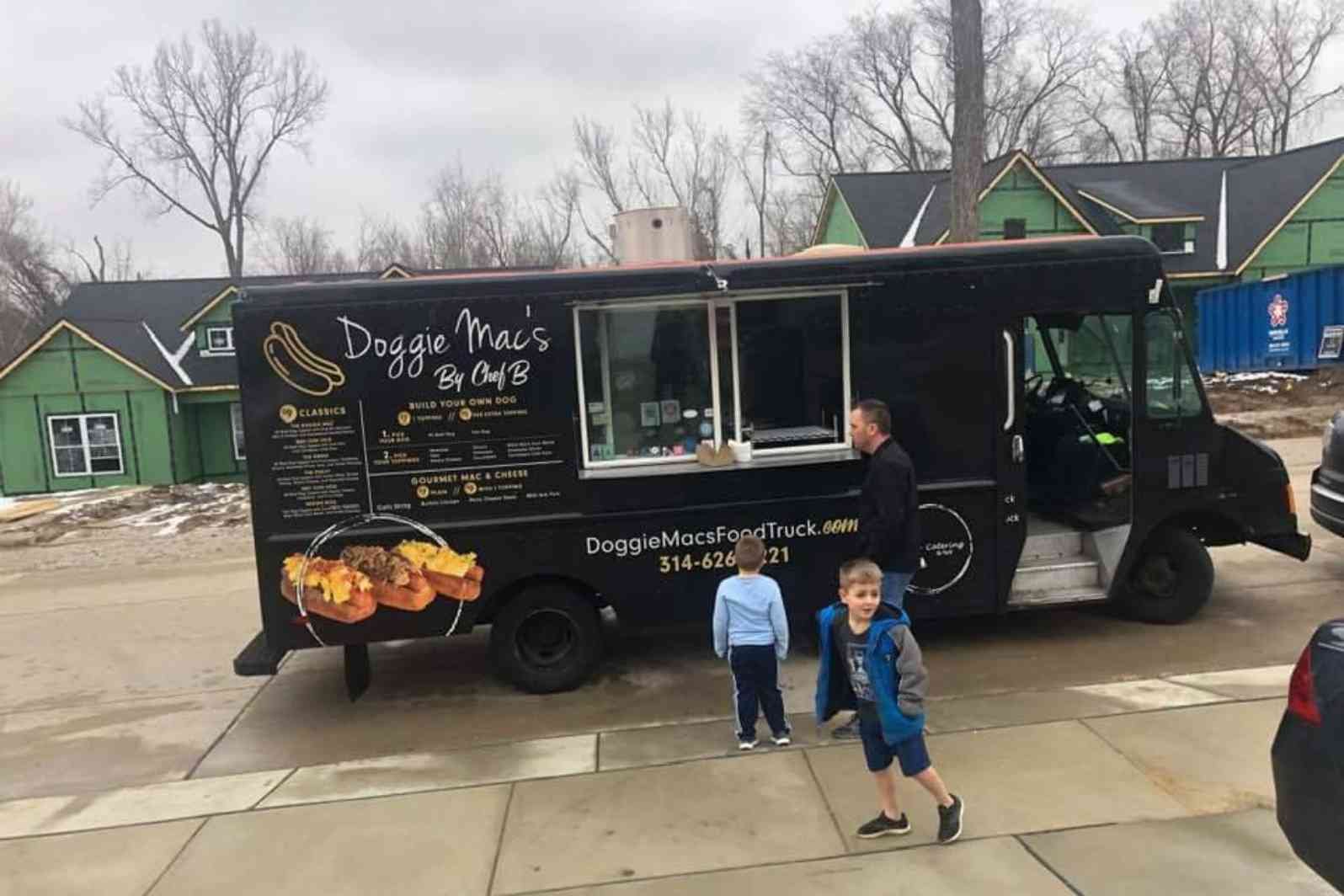 doggie macs food truck by chef b st. louis mo