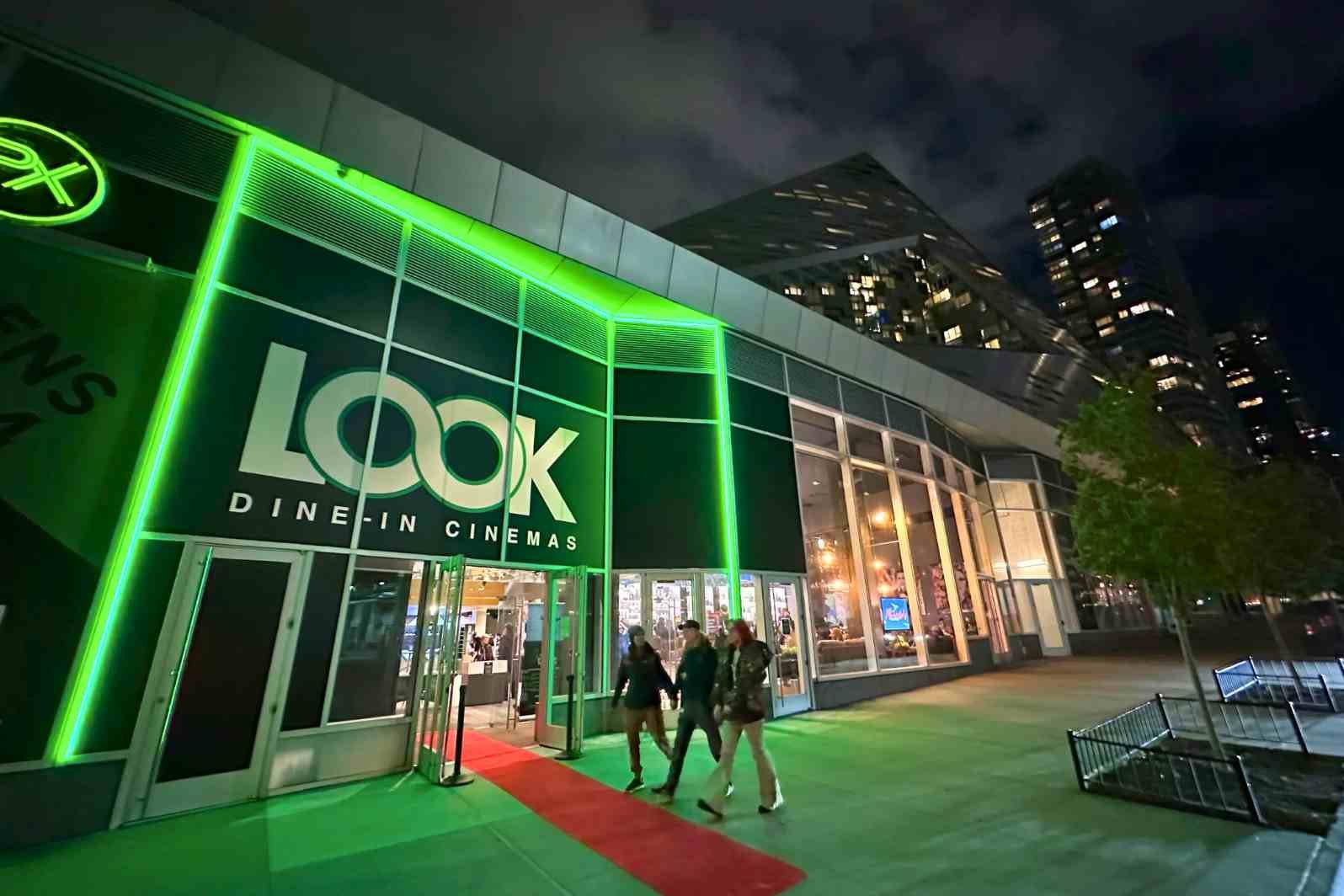 look dine-in cinemas