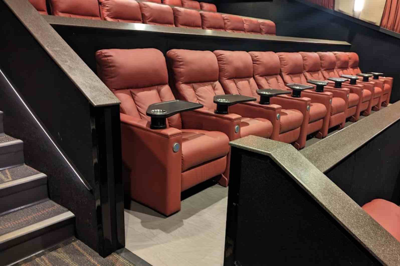phoenix theatres luxury 14 + ptx